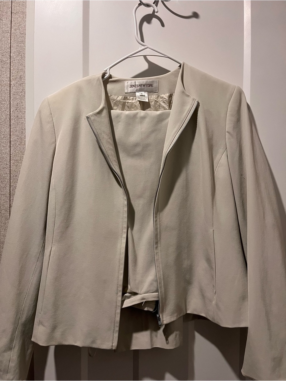 Jones New York Light Cream Zip-Front Blazer